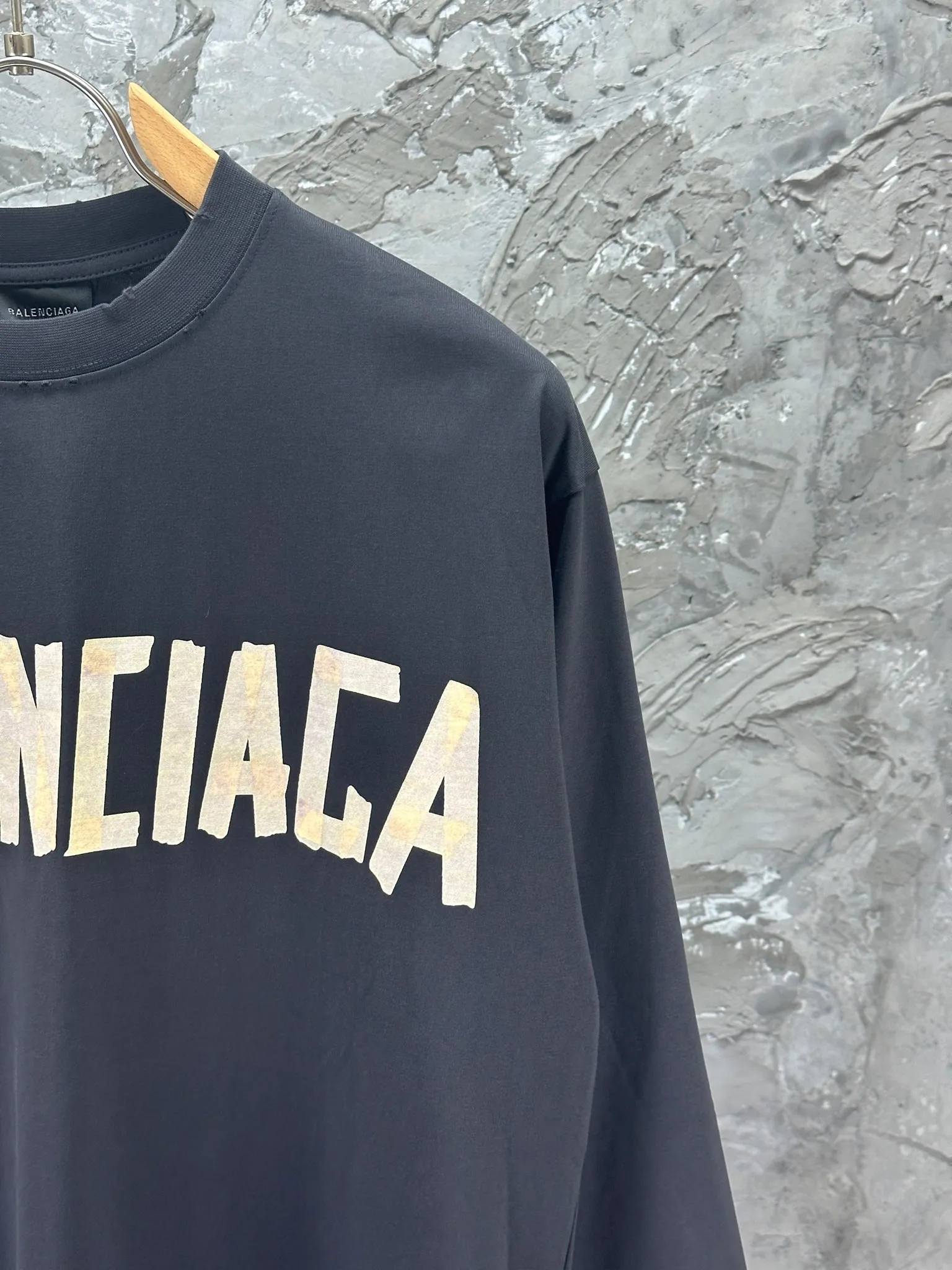 BALENCI*GA Series . 280g * 1 1 . . + . .os Same Style -Color：Cream White Green Blue -SIZE：XS S M L 8602#